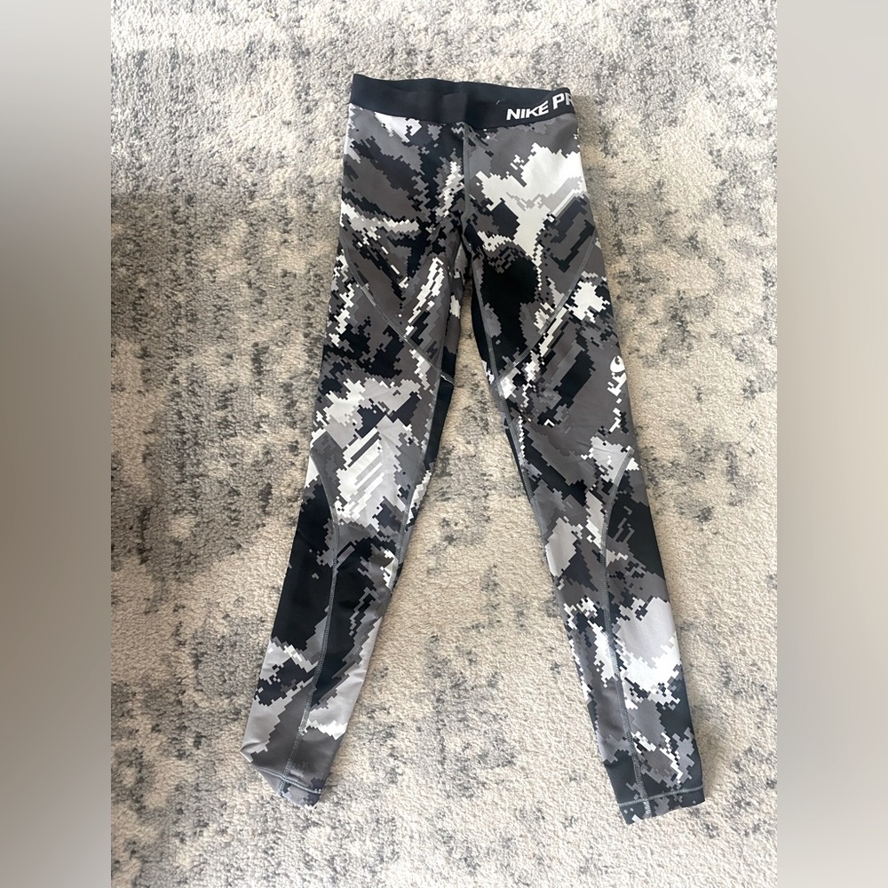 Nike Pro Hyper Warm Workout Leggings
